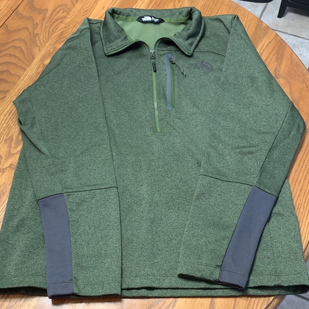 The North Face Men’s Green and Gray Quarter-Zip Pullover